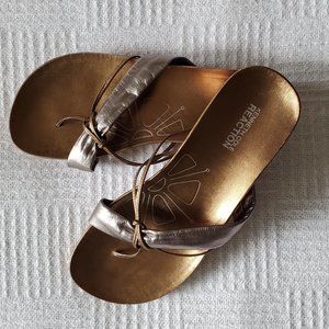 Kenneth Cole Reaction Yum Yum Sandal - Metallic